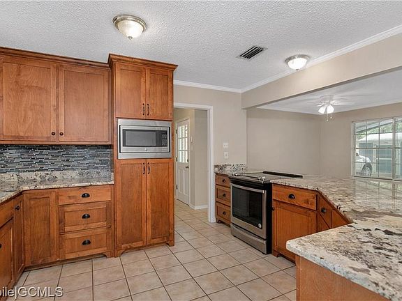 4th image of 5908 Theles Dr