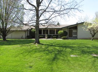 8215 Lakeshore Dr, West Chester, OH 45069