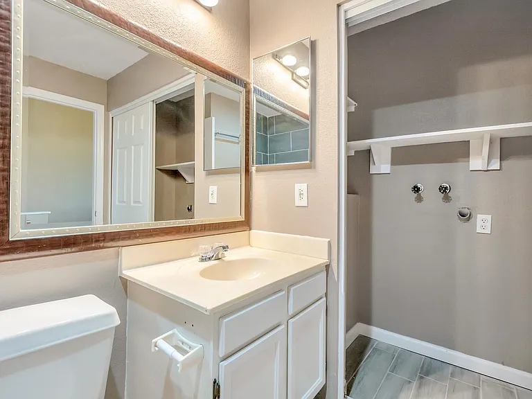 1600 N Saba St #164 — Photo 16