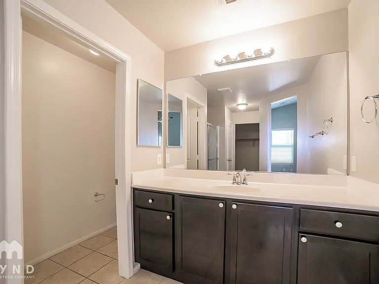 3023 S 87th Dr — Photo 6
