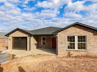 669 Elmdale Rd, Paducah, KY 42003