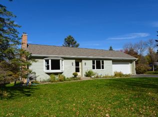18218 Ginavale Ln, Eden Prairie, MN 55346