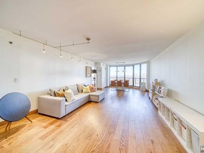 900 Palisade Ave APT 10C, Fort Lee, NJ, 07024