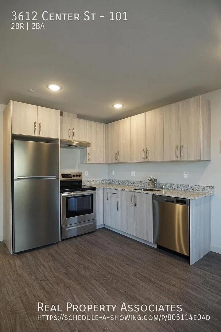 3612 Center St — Photo 2
