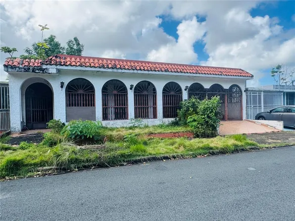 Urb Villa Nevarez Calle #17, San Juan, PR 00927