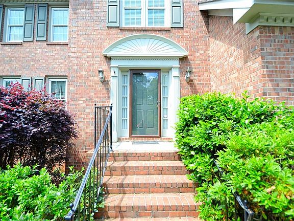 3rd image of 2625 Timberloch Ct