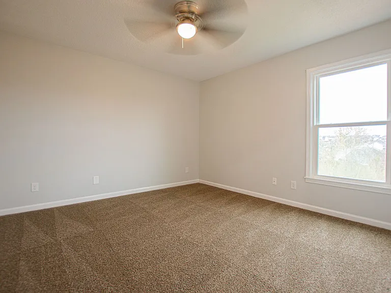 125 Whitehall Dr — Photo 23