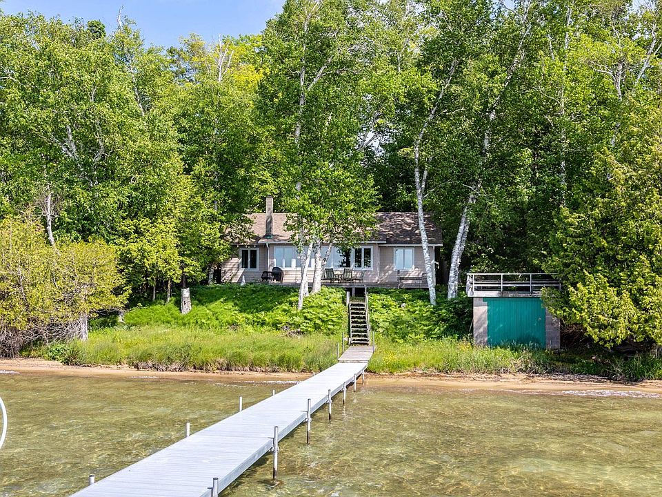 8506 S Dunns Farm Rd, Maple City, MI 49664 | Zillow