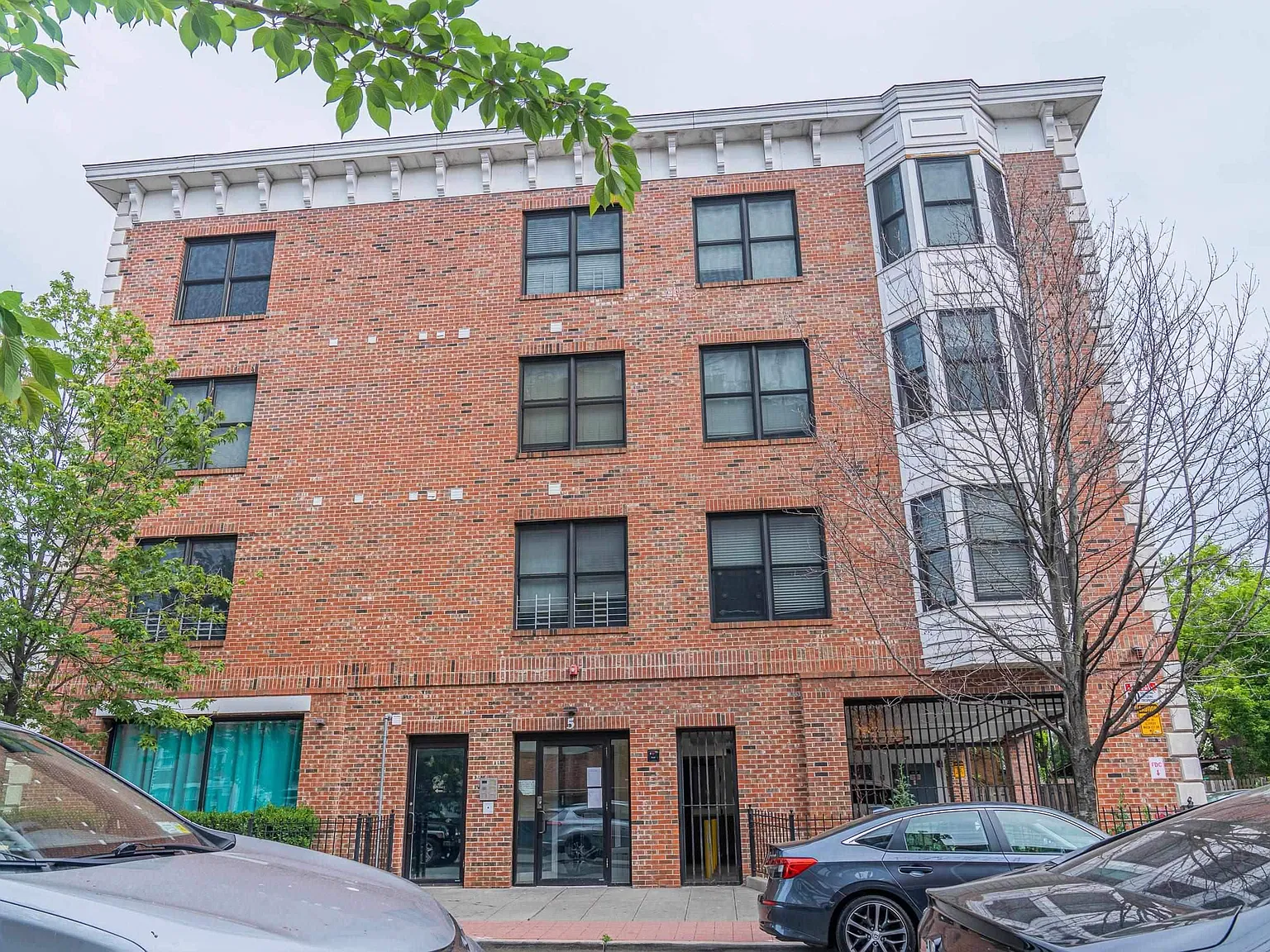 2 bed, 2.0 bath, $3,000 — Photo 1