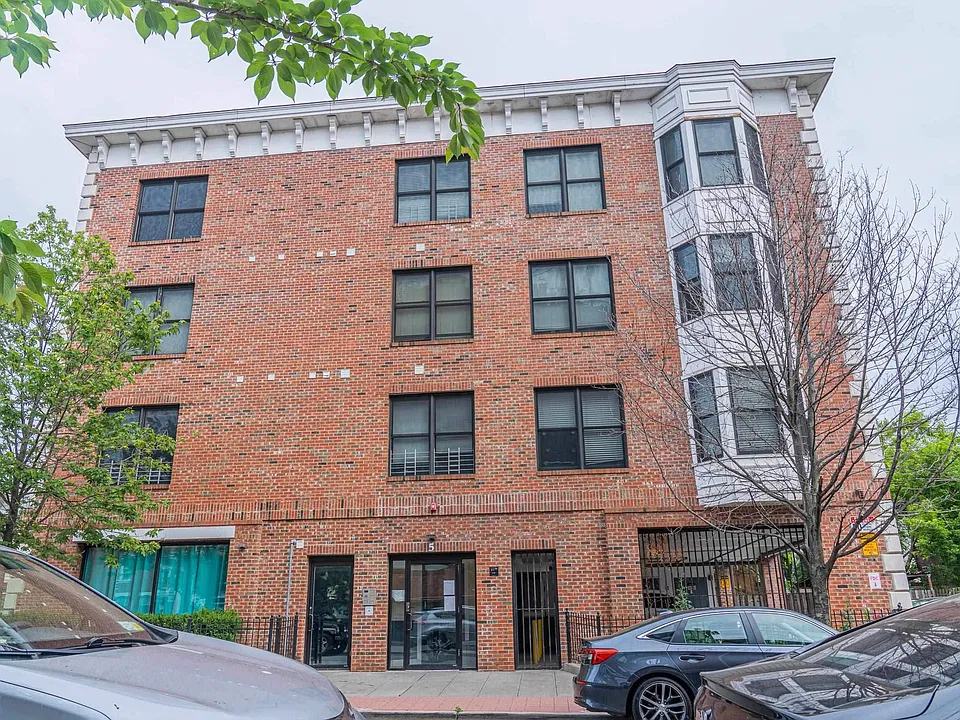 5 Monitor St #202
