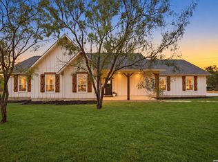 351 Private Road 6623, Devine, TX 78016