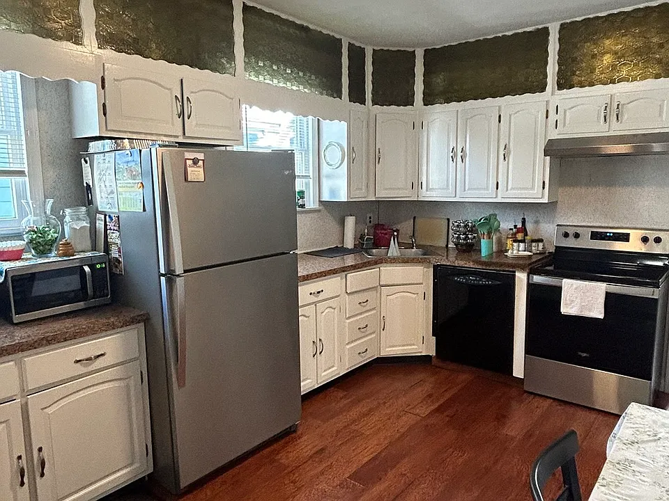 99 Franklin St #2