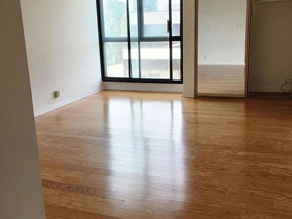 3rd image of 4477 Wilshire Blvd APT 310