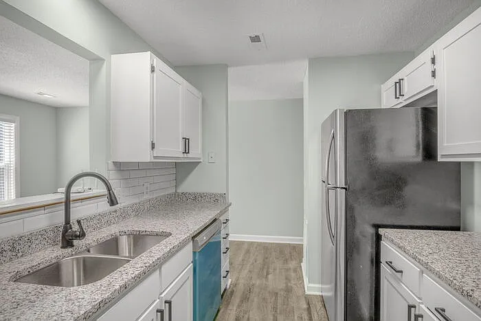 3 bed, 2.0 bath, 1187 sqft, $1,545 — Photo 3