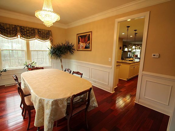 5th image of 3 Whitley Ct