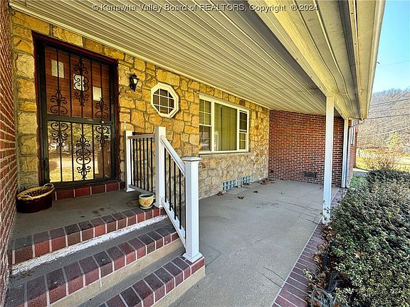 3rd image of 500 39th St SE