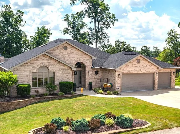 17330 N Stonecreek Dr, Effingham, IL 62401