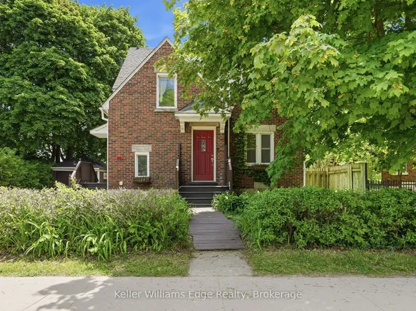 99 Saint Andrews St, Cambridge, ON N1S 1M7