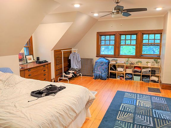 2nd image of 16 Alpine St APT 3
