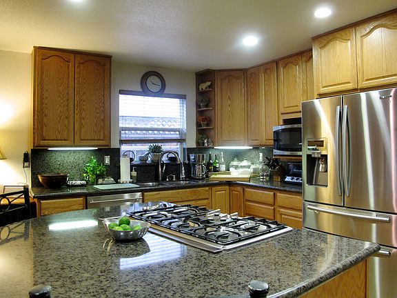 2nd image of 782 Lois Ave