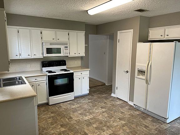 5th image of 1311 Herring Ave