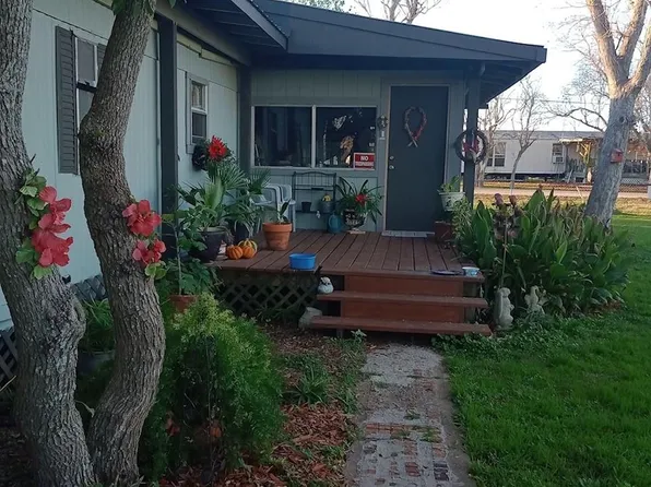 6004 Pine St, Brazoria, TX 77422