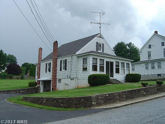 2nd image of 13 Poplar St