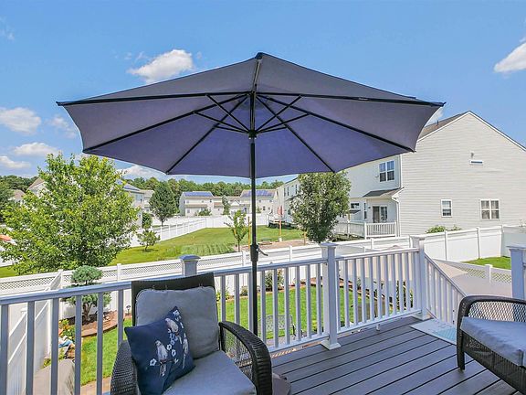 2nd image of 150 Meadow Cir