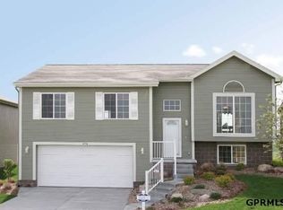 16875 N Camden Ave, Omaha, NE 68116