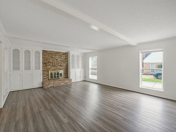 3rd image of 7611 Theisswood Rd