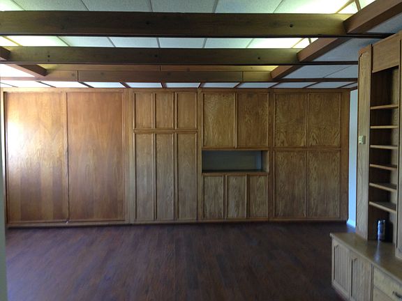 Large upstairs 3/4 bedroom