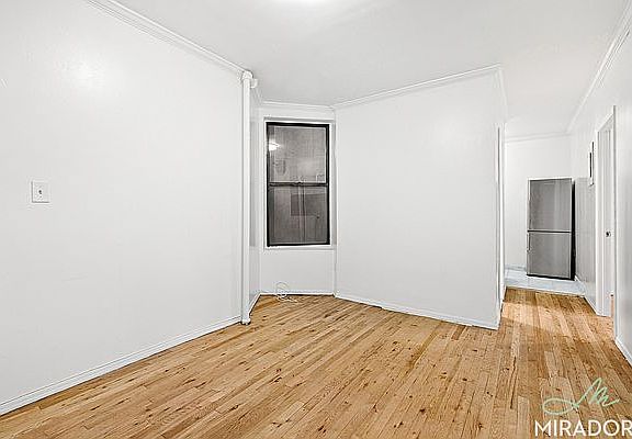 4th image of 403 E 8th St #1