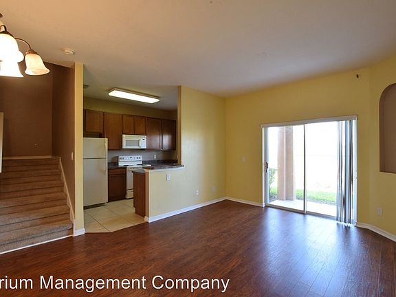 3rd image of 1920 Retreat View Cir