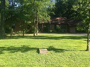 807 Sycamore Rd, Carterville, IL 62901