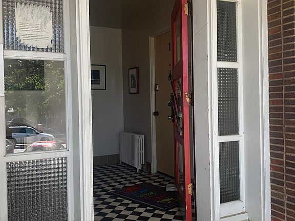 4th image of 668 N Pennsylvania St APT 5