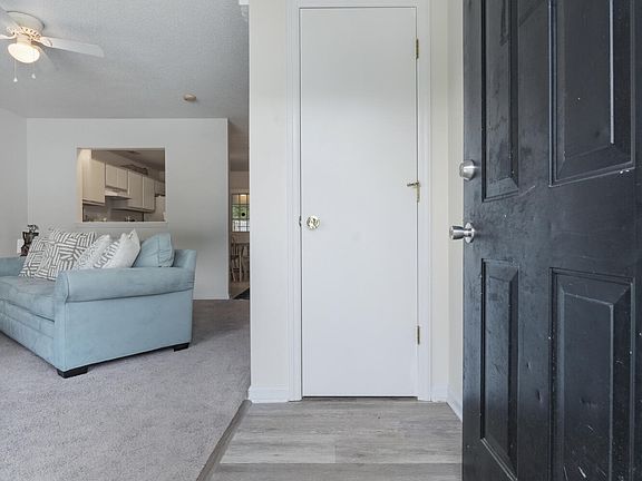 4th image of 109 Spring Meadows Circle