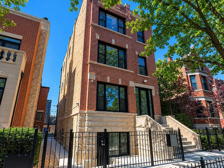 2036 N Hoyne Ave #2 — Photo 1
