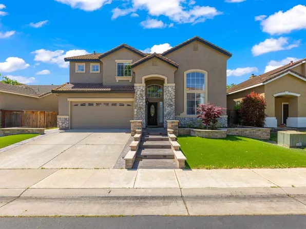 9522 Diamond Point Ln, Elk Grove, CA 95758