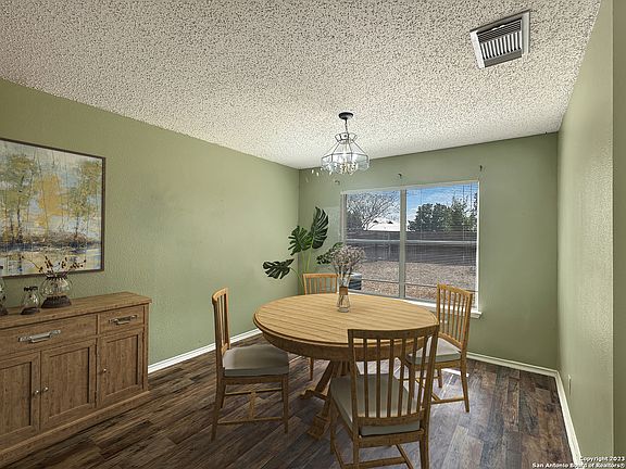 4th image of 847 PINEHURST DR