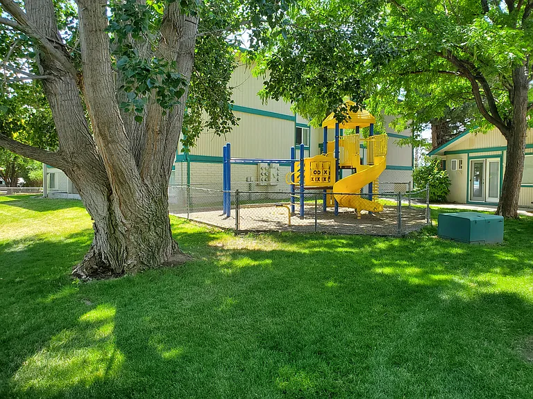 455 N Haskett St — Photo 16