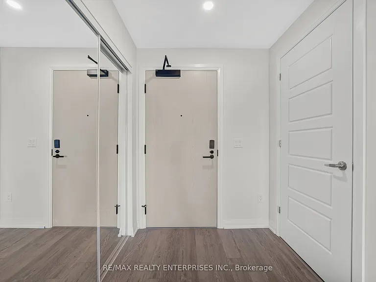1415 Dundas St E #511 — Photo 5