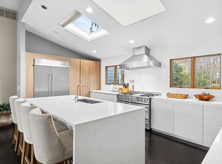 9 Forrest Dr, Southampton, NY 11968