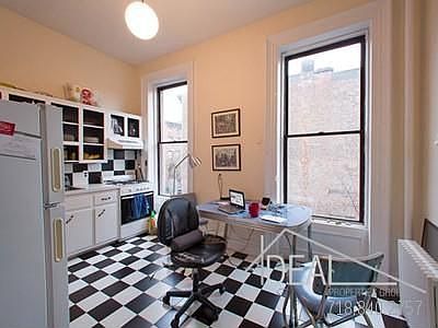4th image of 379 Henry St APT 3