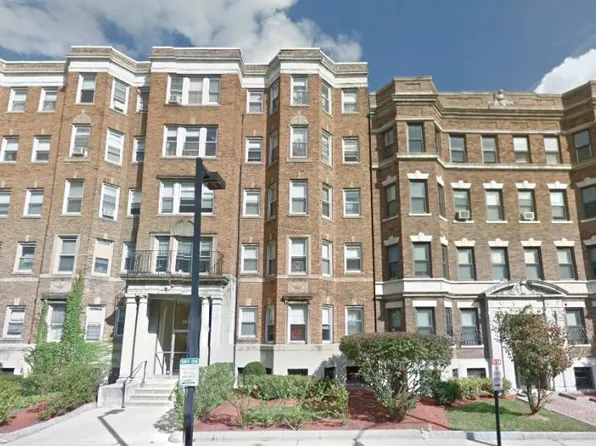 211 Park Dr, Boston, MA