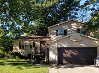 3285 E Robin Dr, Decatur, IL 62526