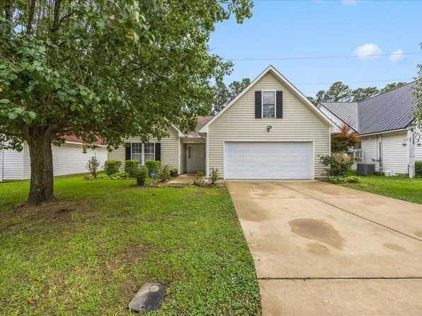 814 Nighthawk Pl, Fayetteville, NC 28314
