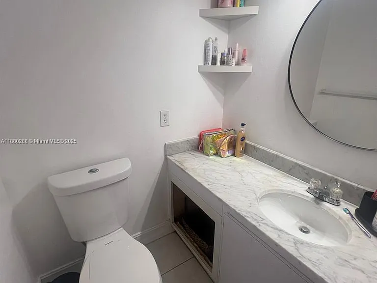 2750 NE 183rd St #1612 — Photo 5
