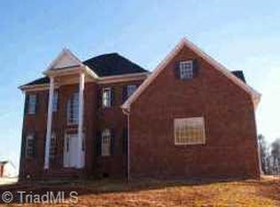 5505 NW Gray Leigh Dr, Oak Ridge, NC 27310