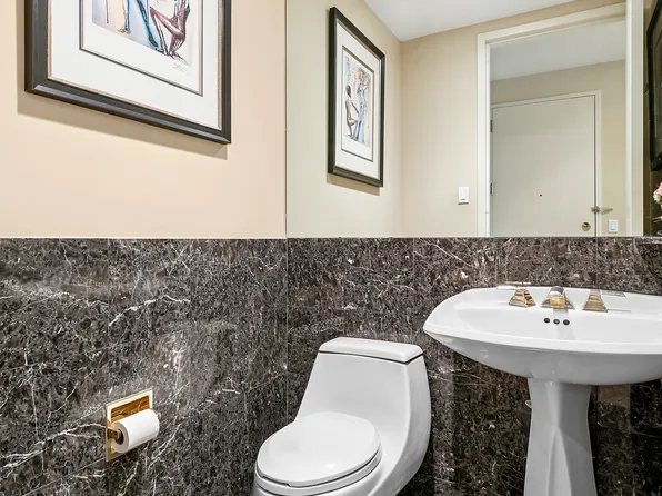 1 Central Park West image 29 of 31