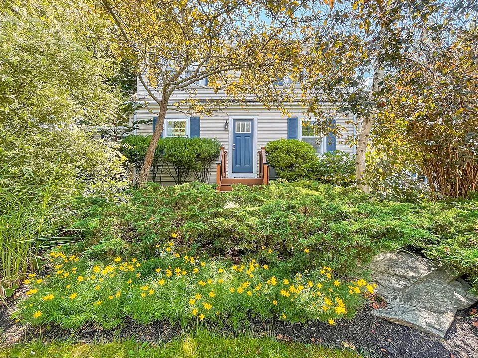 64 Thompson St